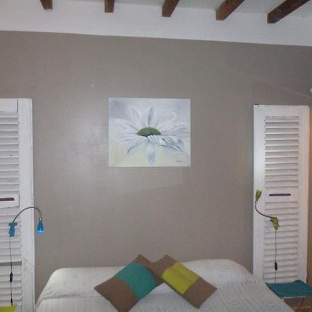 Chambres D'Hotes La Rose Des Vents Ginestas Luaran gambar