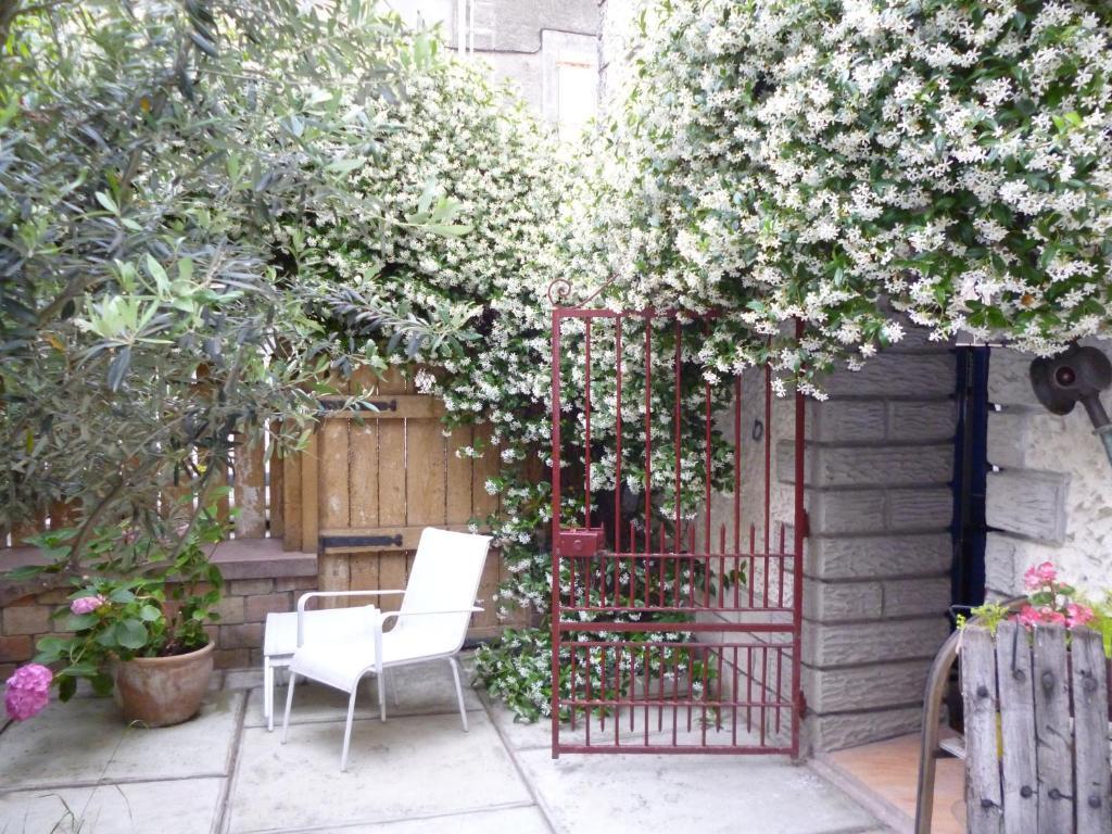 Chambres D'Hotes La Rose Des Vents Ginestas Luaran gambar